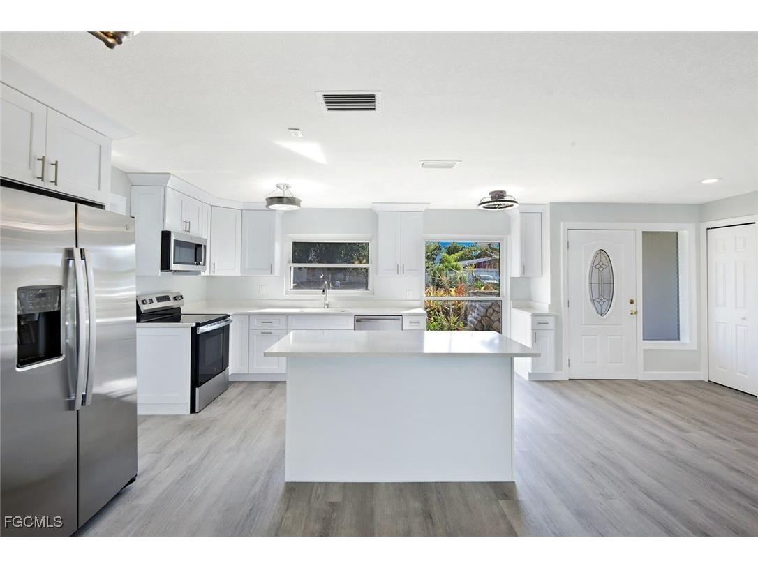 247 SE 46th Street Cape Coral FL 33904 2025020691 image6