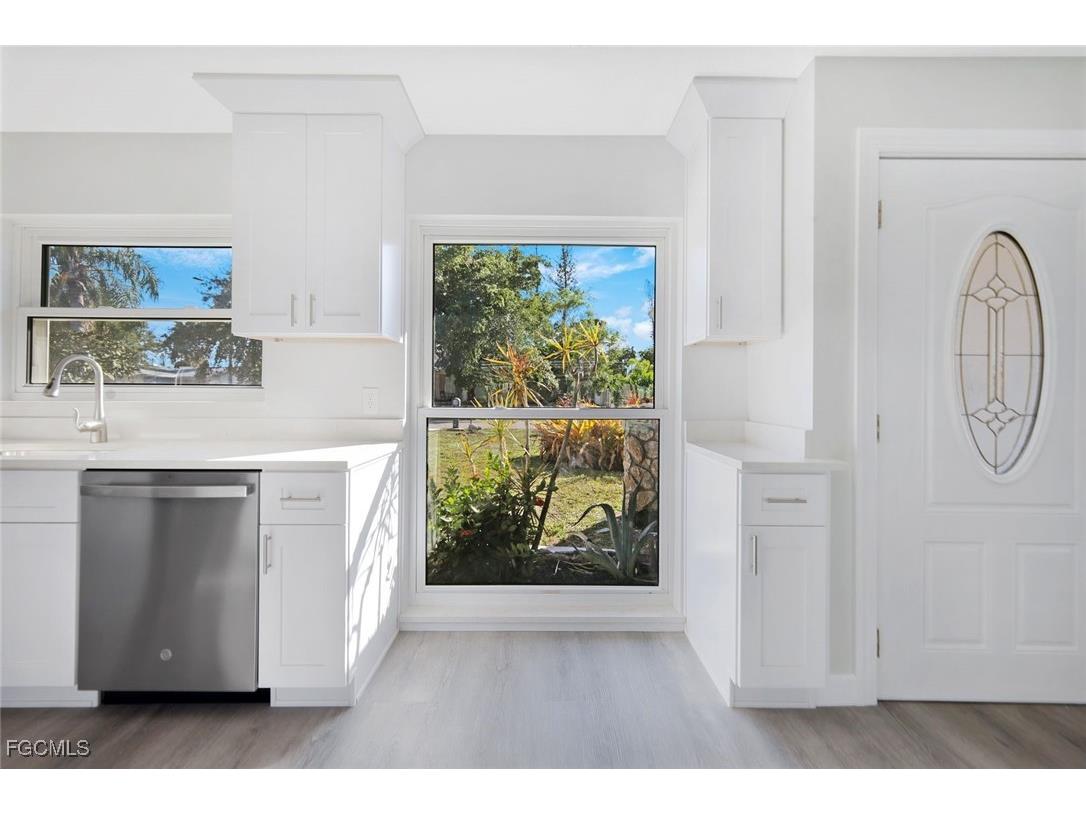 247 SE 46th Street Cape Coral FL 33904 2025020691 image8