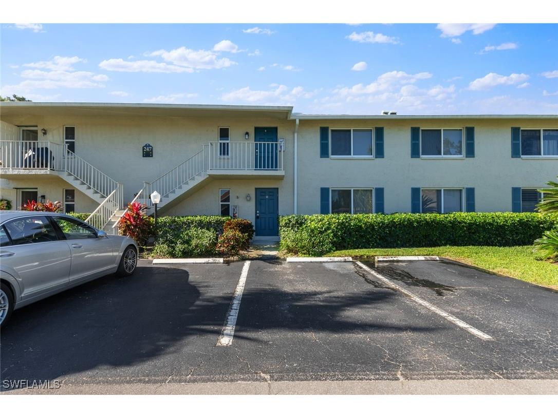 247 Winners Circle #5 Naples FL 34112 225028560 image1