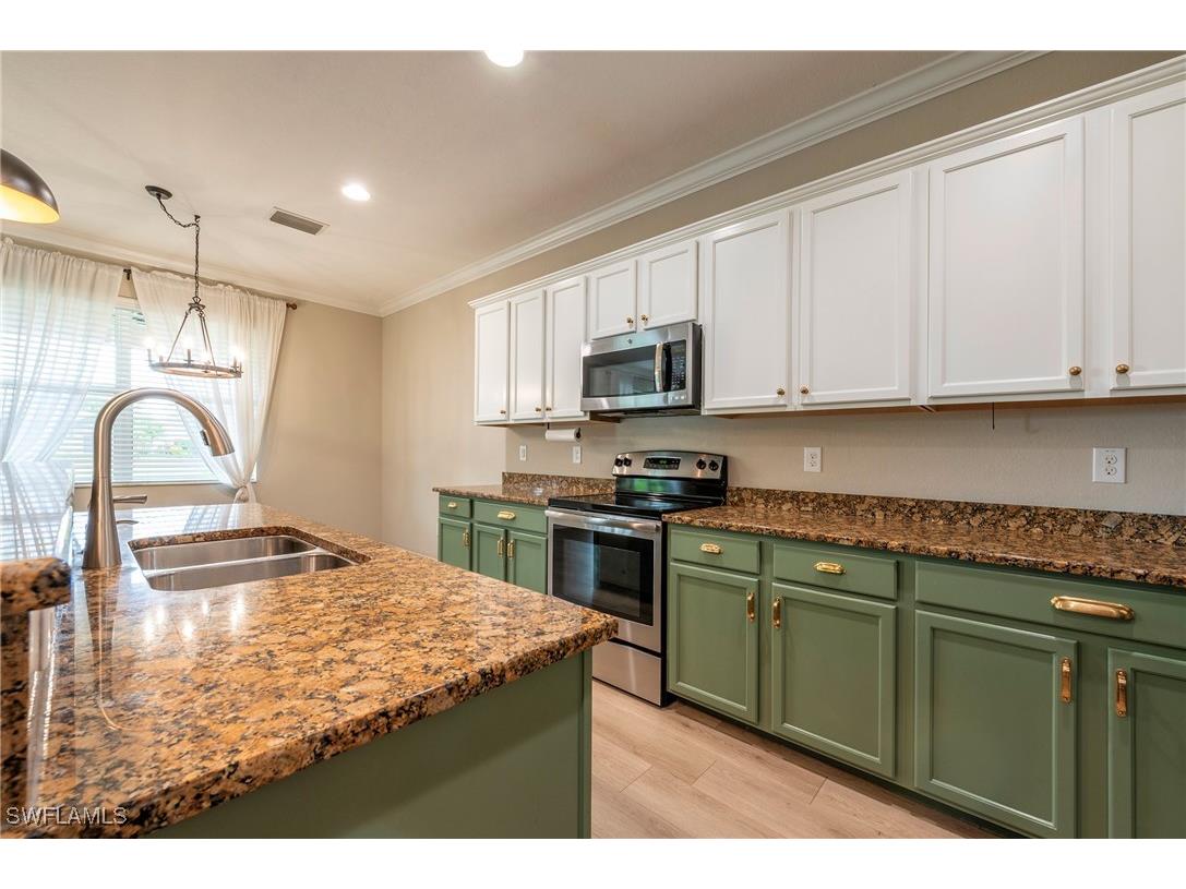 2470 Heydon Circle E Naples FL 34120 225063455 image10