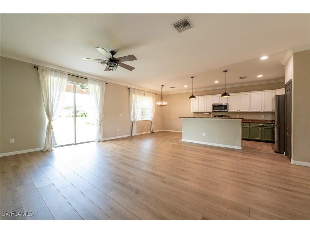 2470 Heydon Circle E Naples FL 34120 225063455 image4