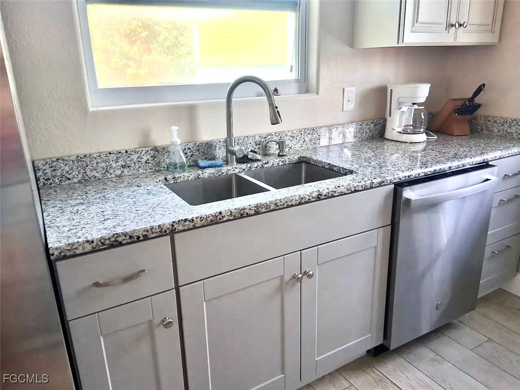 2470 Rose Avenue Saint James City FL 33956 2025018761 image4