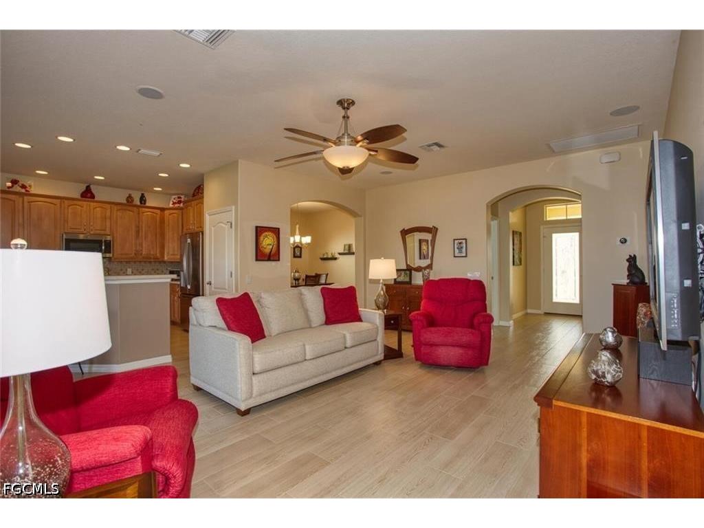 2474 Blackburn Circle Cape Coral FL 33991 2026021047 image7