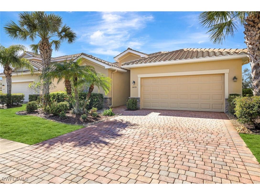 2474 Heydon Circle E Naples FL 34120 225012139 image1