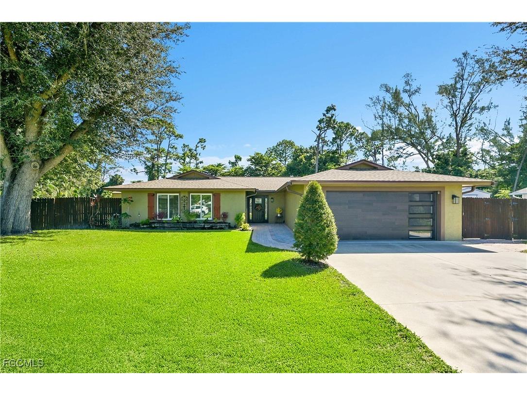 2474 King Arthurs Court Fort Myers FL 33912 2025013845 image1