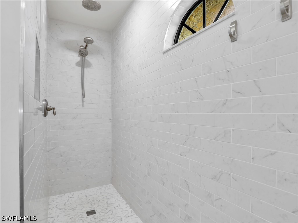 2474 Outrigger Lane Naples FL 34104 226015847 image23