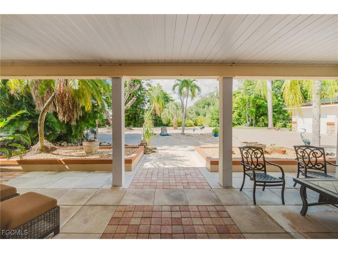 2475 Bridge Road North Fort Myers FL 33917 2025005396 image5