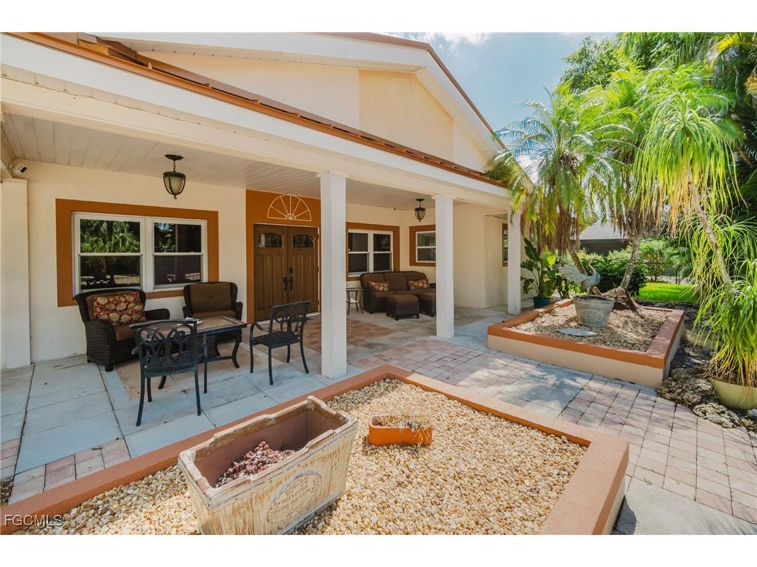 2475 Bridge Road North Fort Myers FL 33917 2025005396 image6