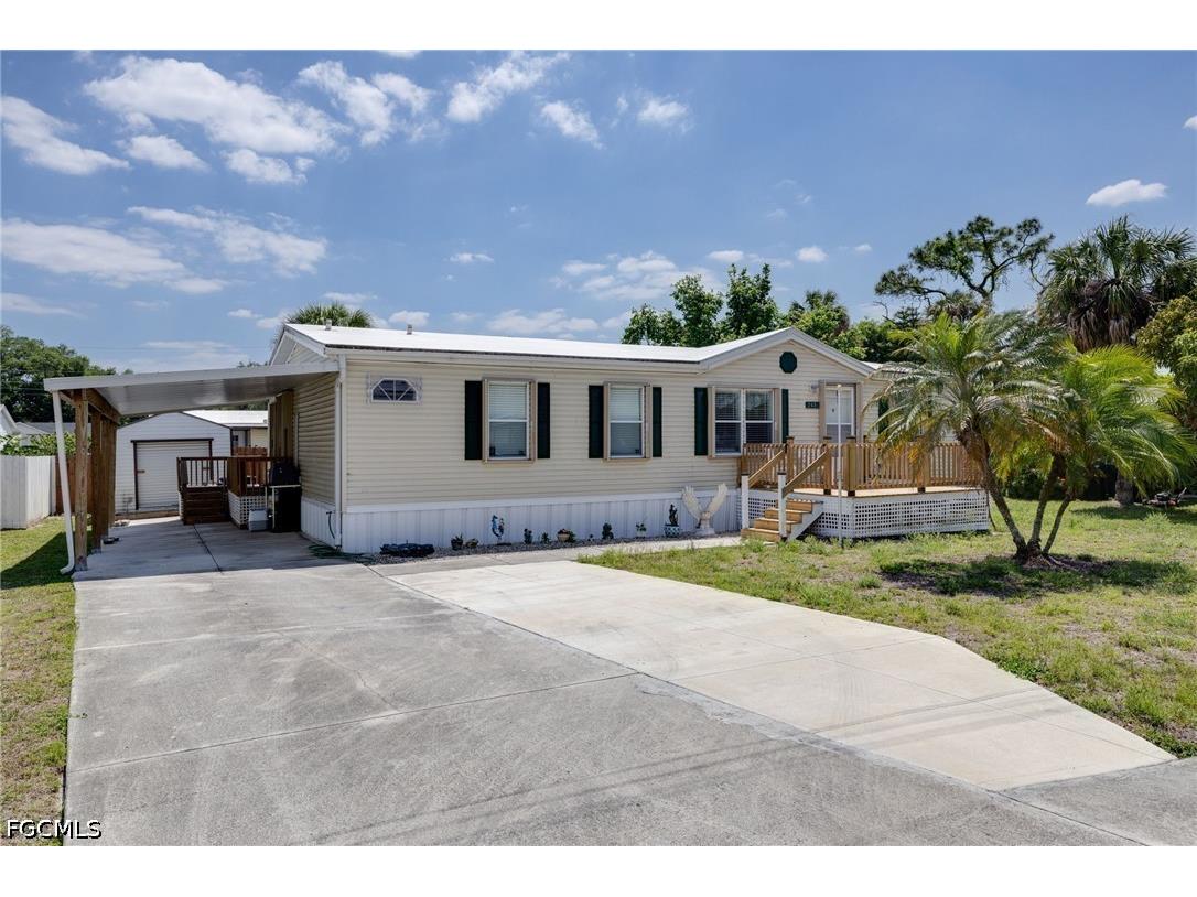 2480 Austin Smith Court North Fort Myers FL 33917 2026017182 image2