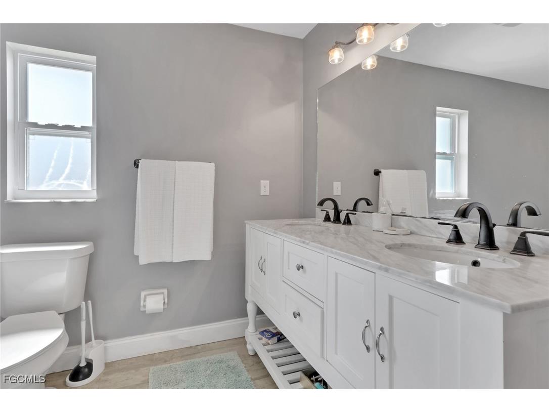 2480 Bayshore Drive Matlacha FL 33993 2025016738 image11