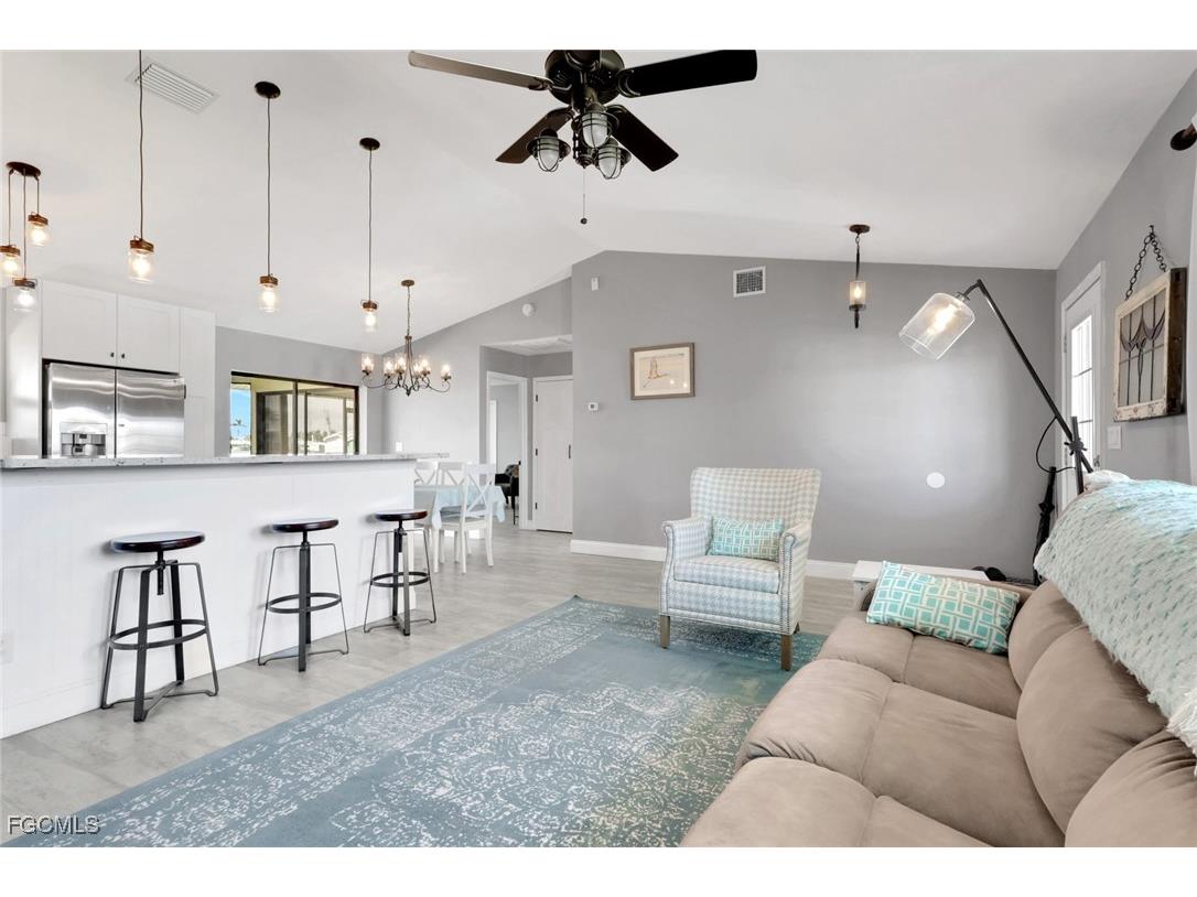 2480 Bayshore Drive Matlacha FL 33993 2025016738 image4