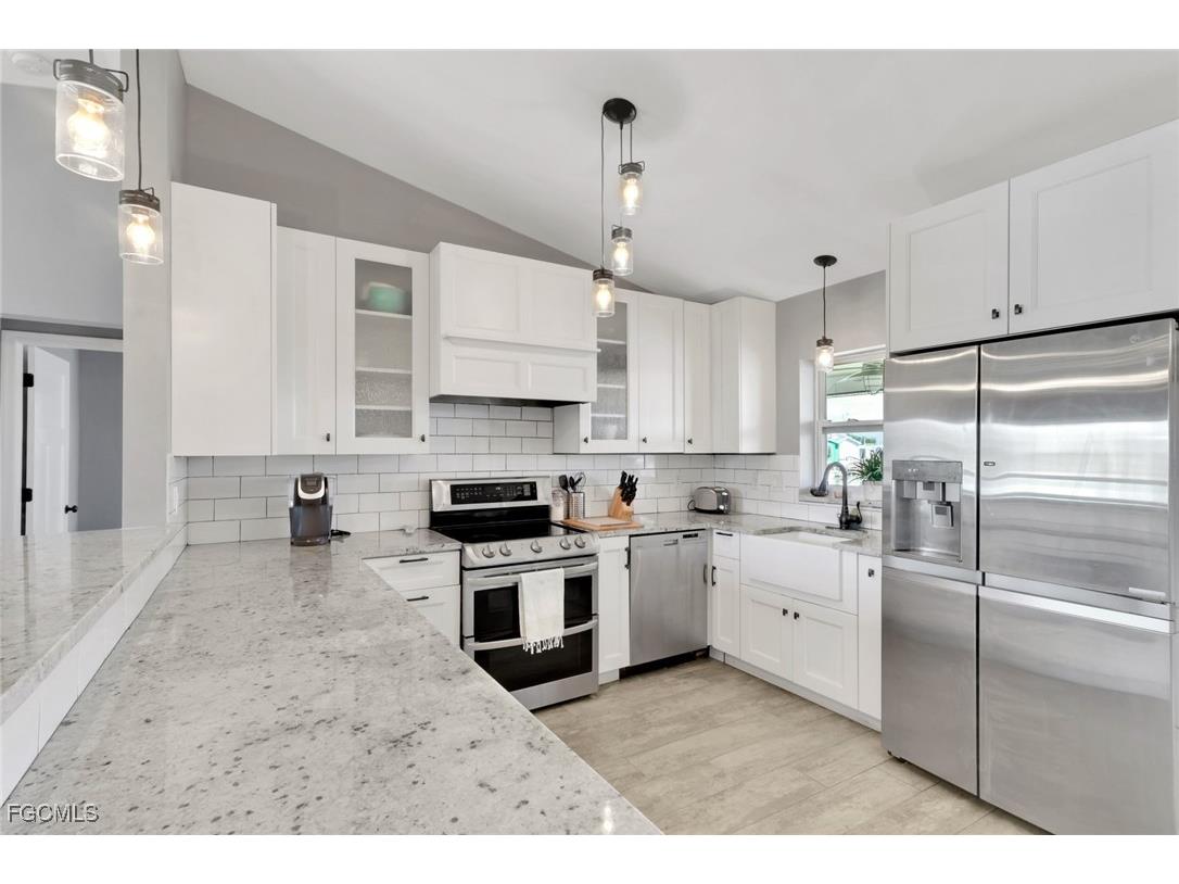 2480 Bayshore Drive Matlacha FL 33993 2025016738 image7