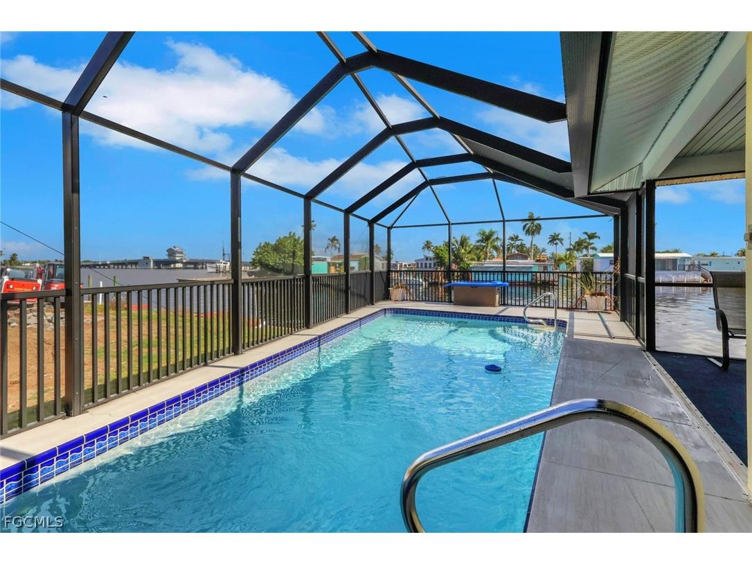 2480 Bayshore Drive Matlacha FL 33993 2026009039 image1