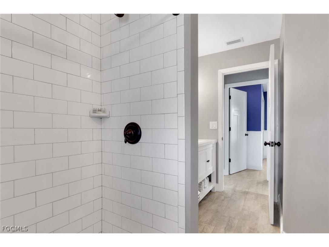 2480 Bayshore Drive Matlacha FL 33993 2026009039 image16