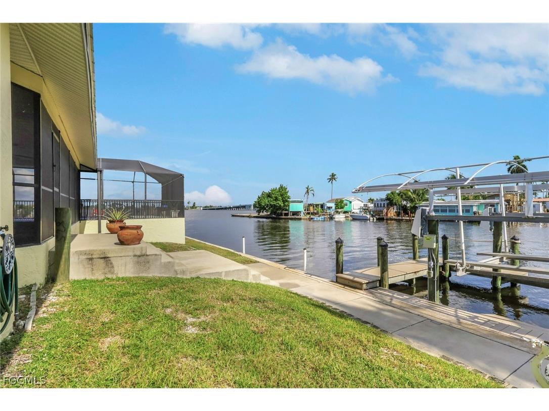 2480 Bayshore Drive Matlacha FL 33993 2026009039 image2