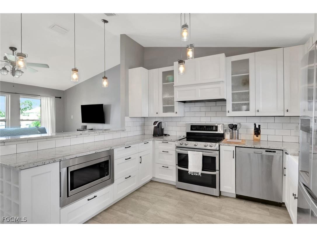 2480 Bayshore Drive Matlacha FL 33993 2026009039 image9