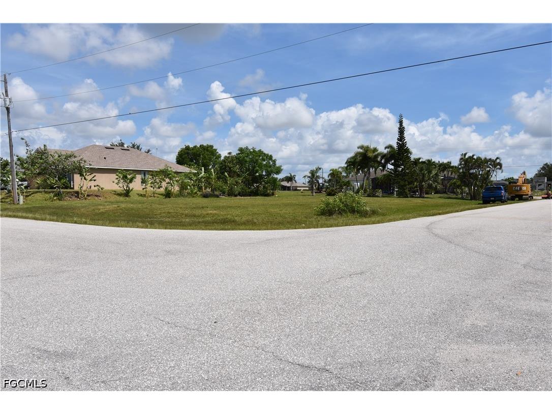 2480 NW 8th Terrace Cape Coral FL 33993 2026026423 image1