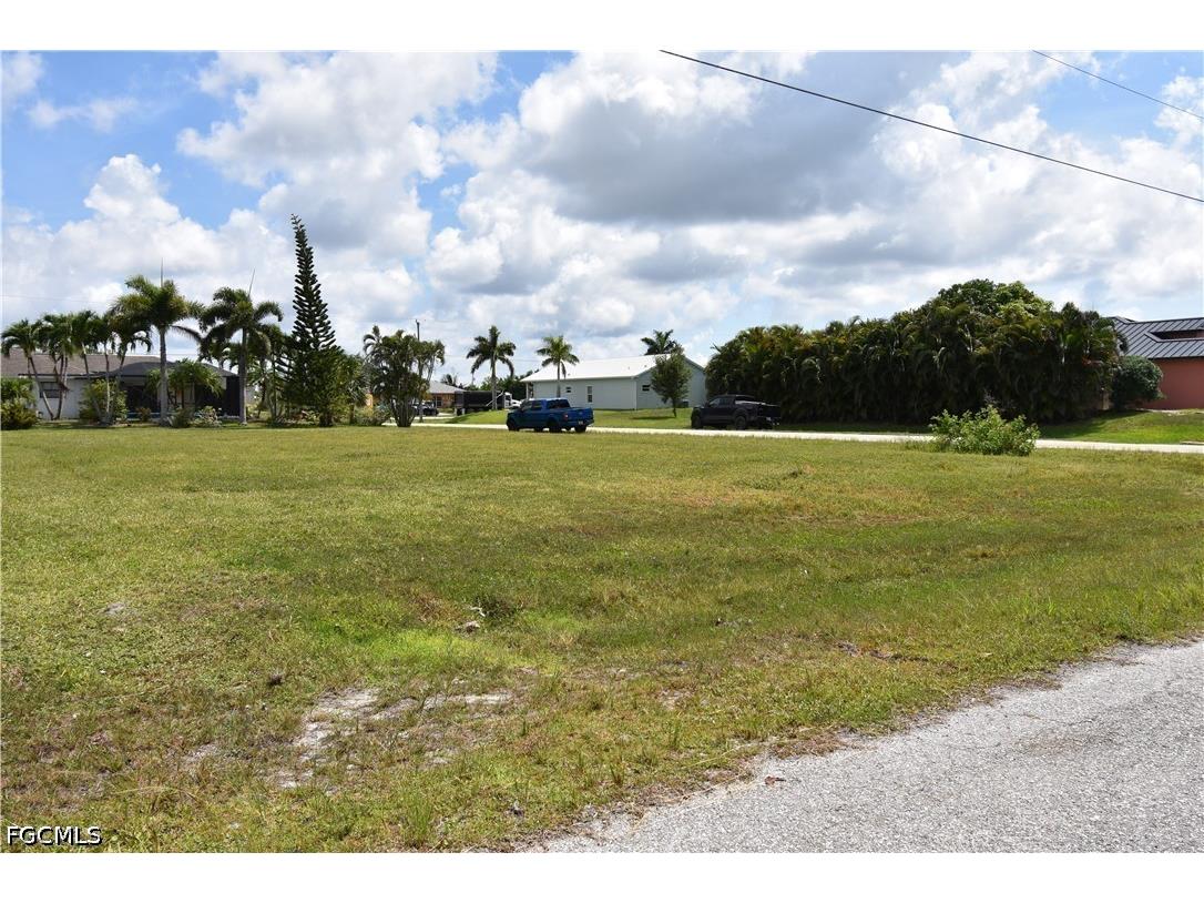 2480 NW 8th Terrace Cape Coral FL 33993 2026026423 image13