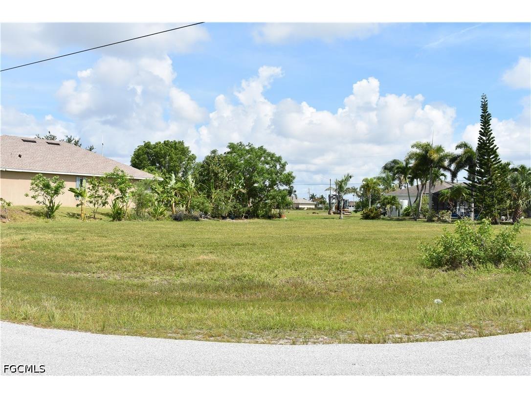 2480 NW 8th Terrace Cape Coral FL 33993 2026026423 image18