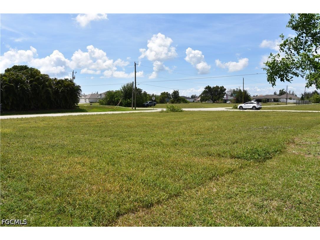 2480 NW 8th Terrace Cape Coral FL 33993 2026026423 image3