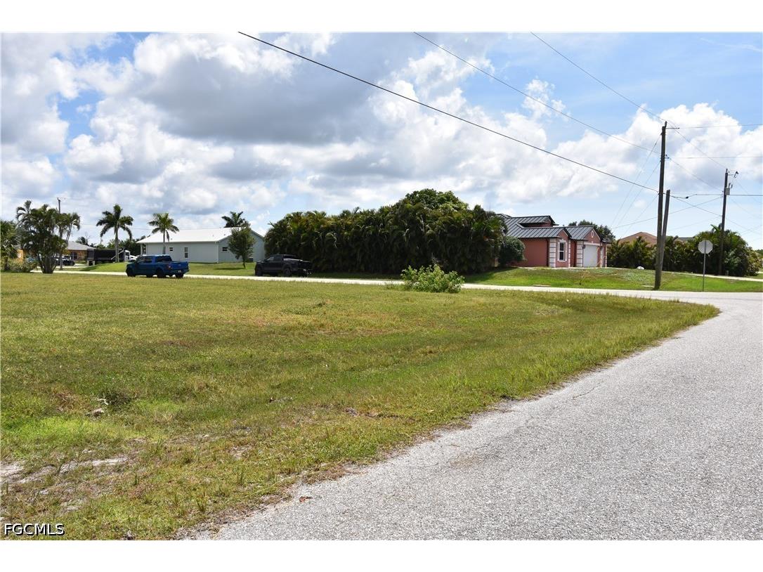 2480 NW 8th Terrace Cape Coral FL 33993 2026026423 image4