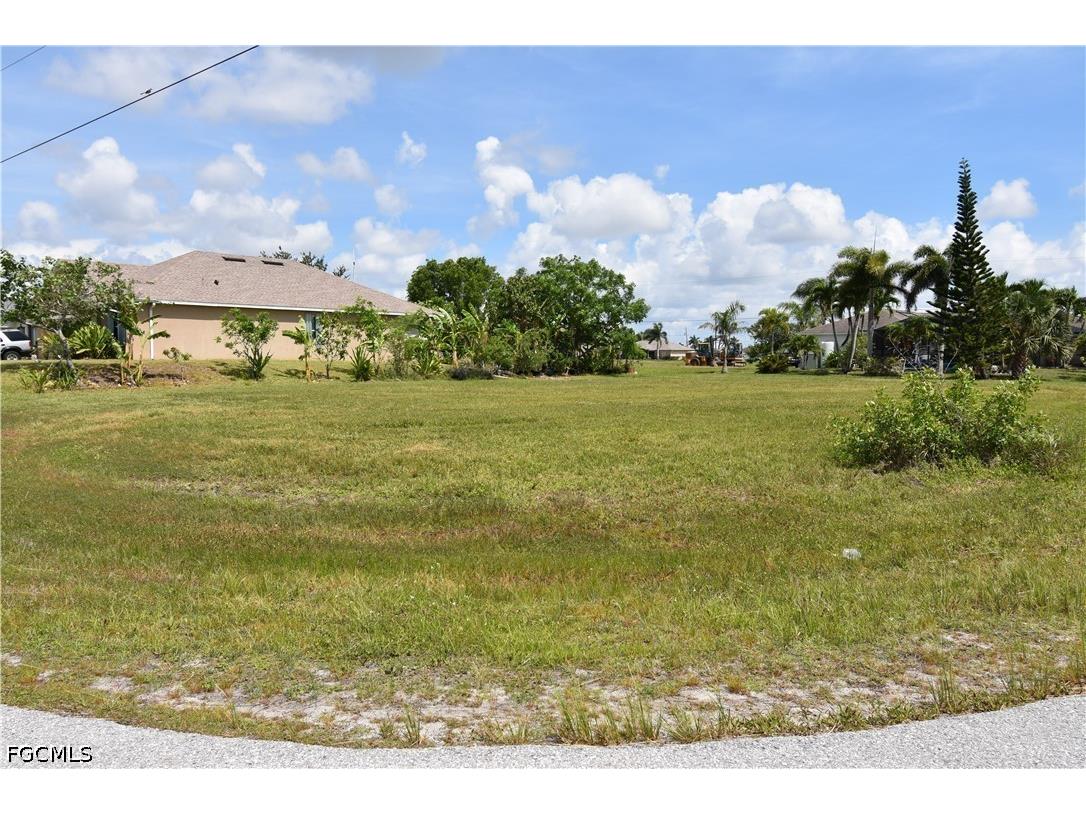 2480 NW 8th Terrace Cape Coral FL 33993 2026026423 image5