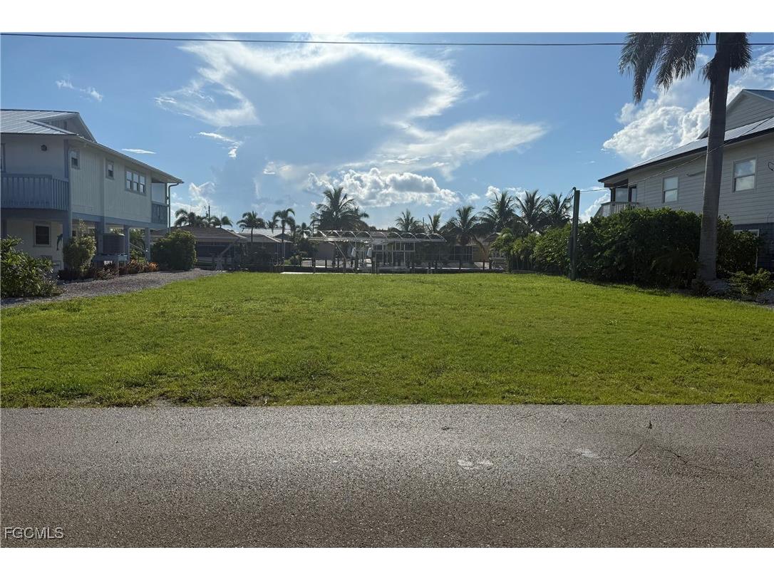 2480 Sycamore Street Saint James City FL 33956 2025007164 image1