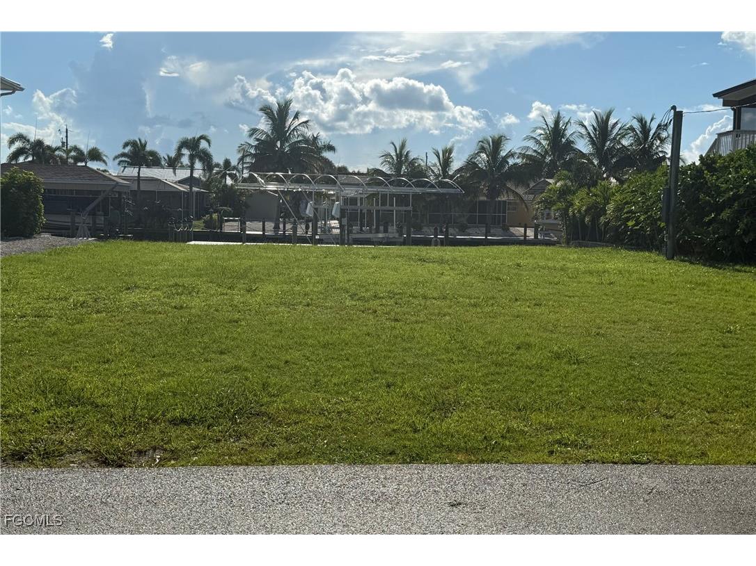 2480 Sycamore Street Saint James City FL 33956 2025007164 image3