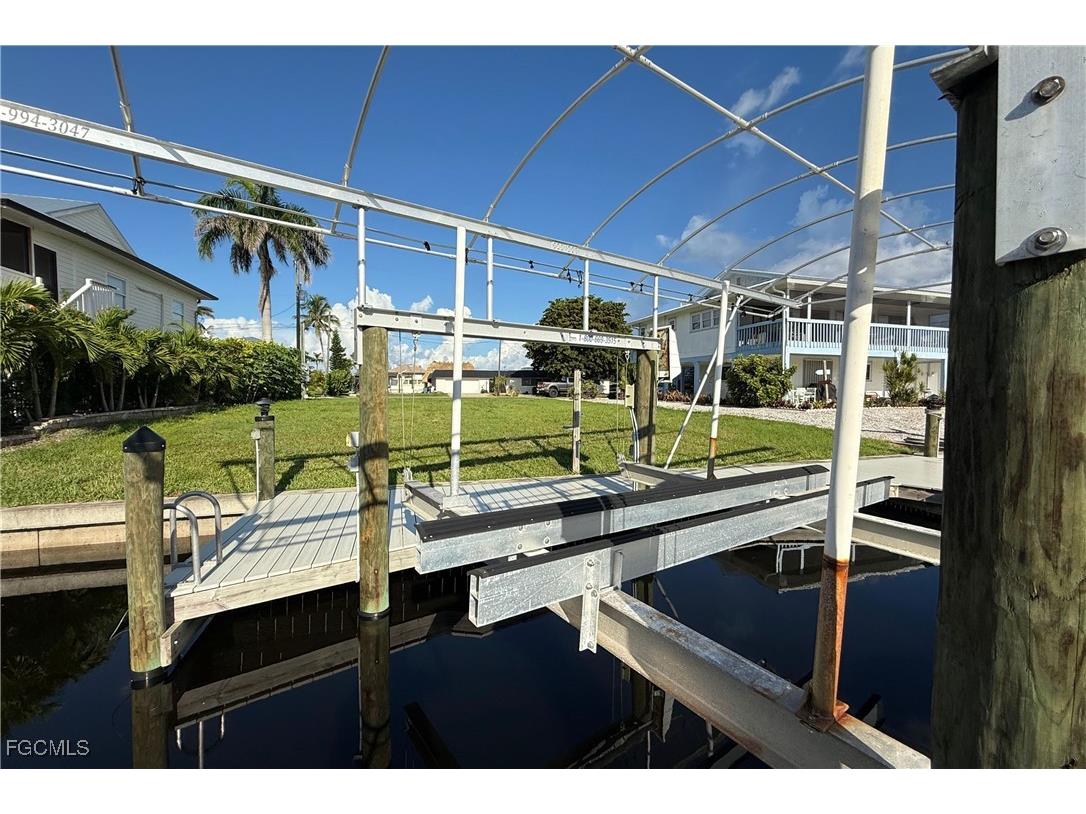 2480 Sycamore Street Saint James City FL 33956 2025007164 image5