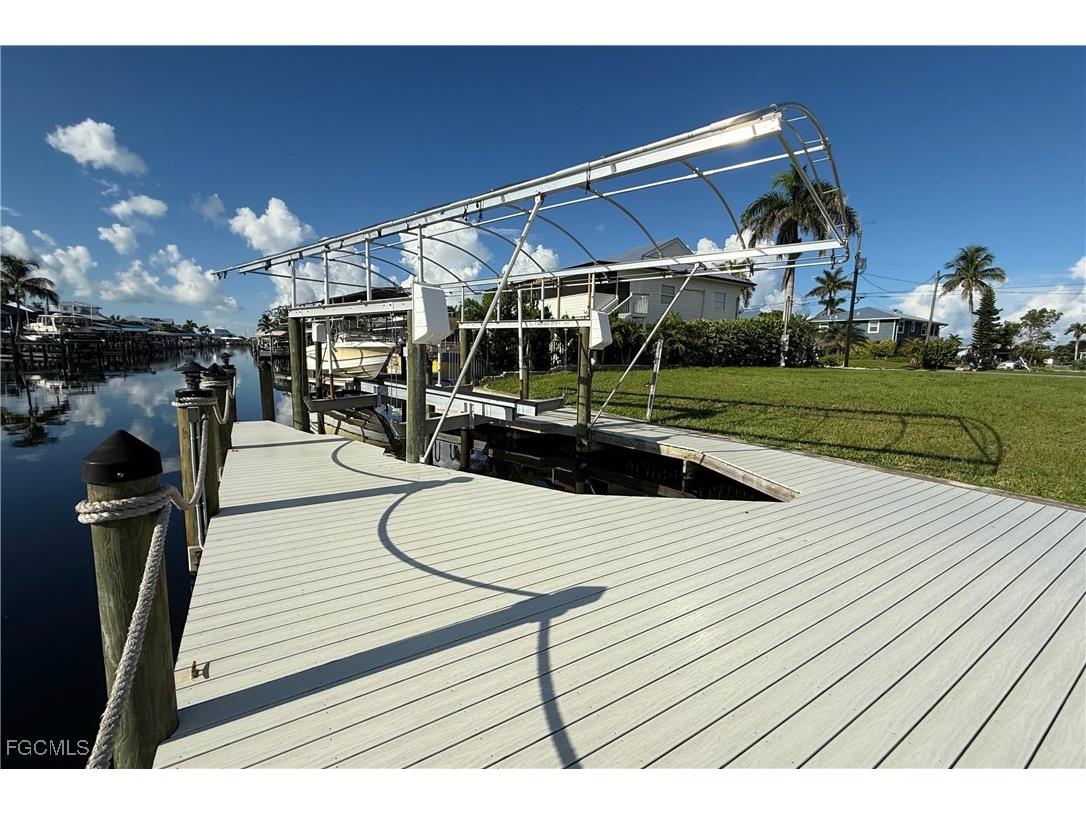 2480 Sycamore Street Saint James City FL 33956 2025007164 image8