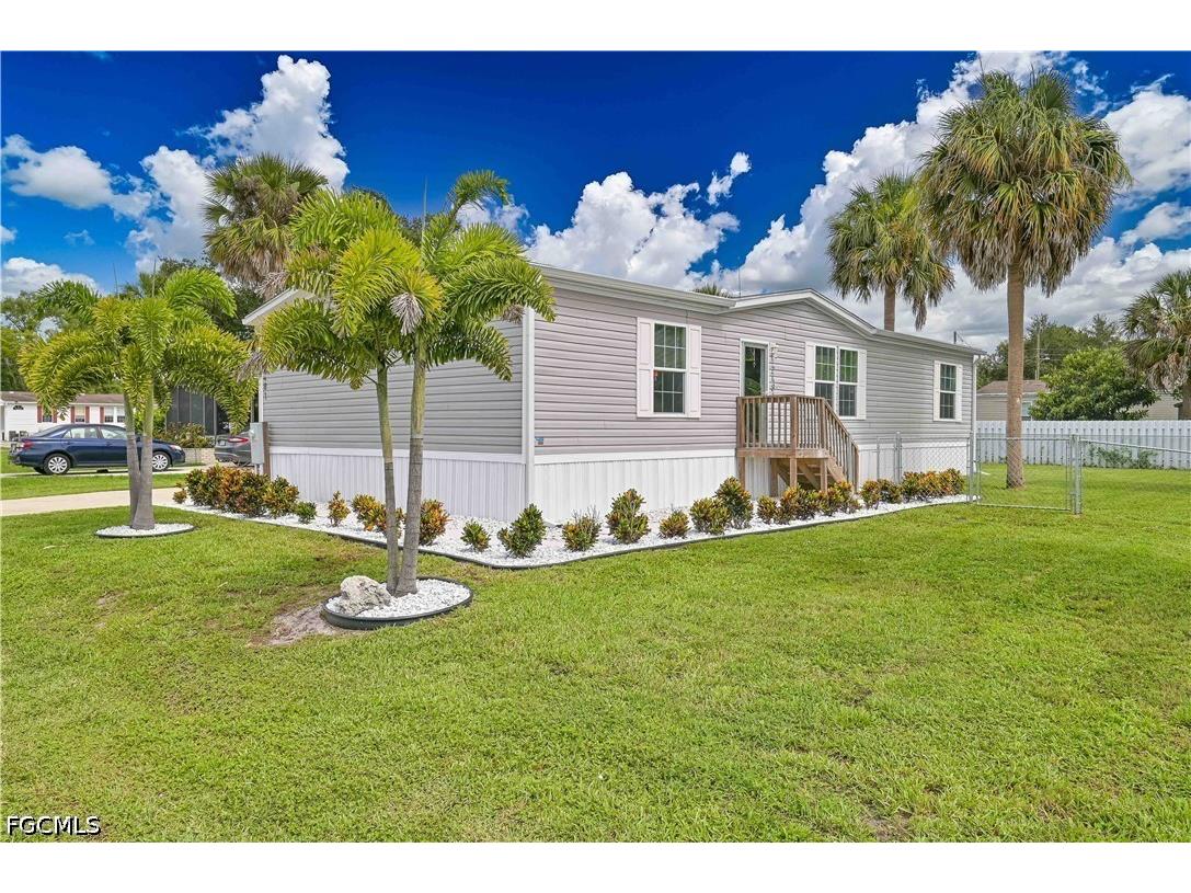 2481 Austin Smith Court North Fort Myers FL 33917 2026030281 image4