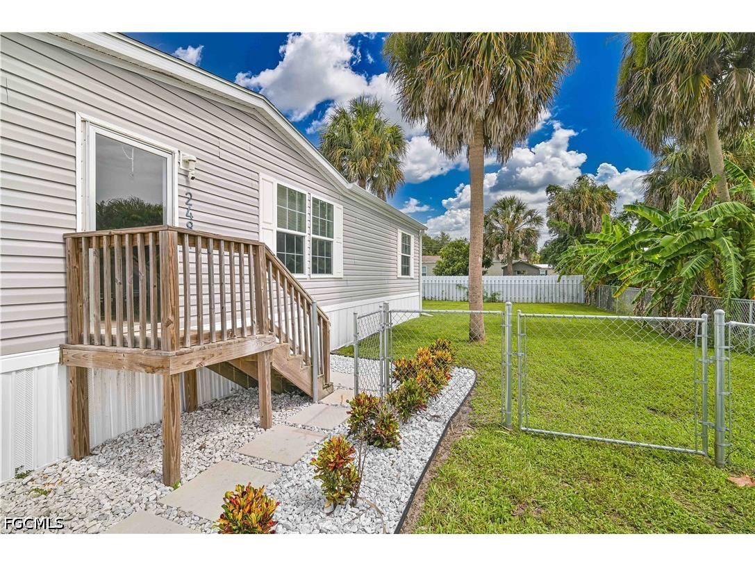 2481 Austin Smith Court North Fort Myers FL 33917 2026030281 image5