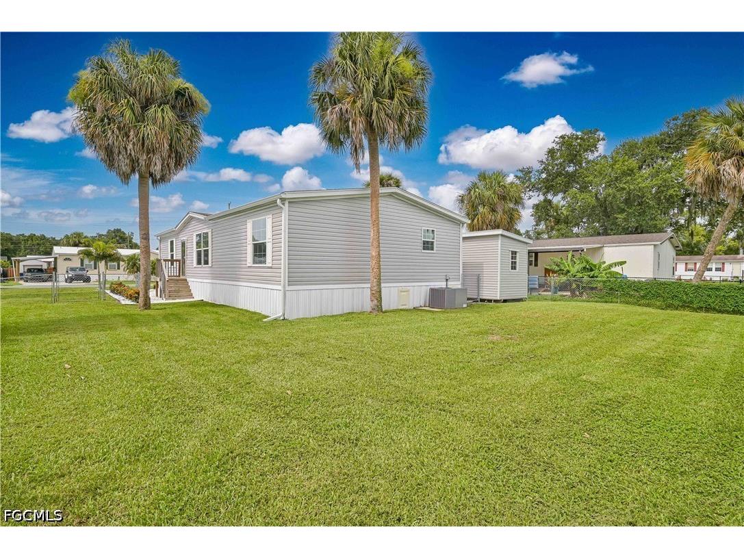 2481 Austin Smith Court North Fort Myers FL 33917 2026030281 image9