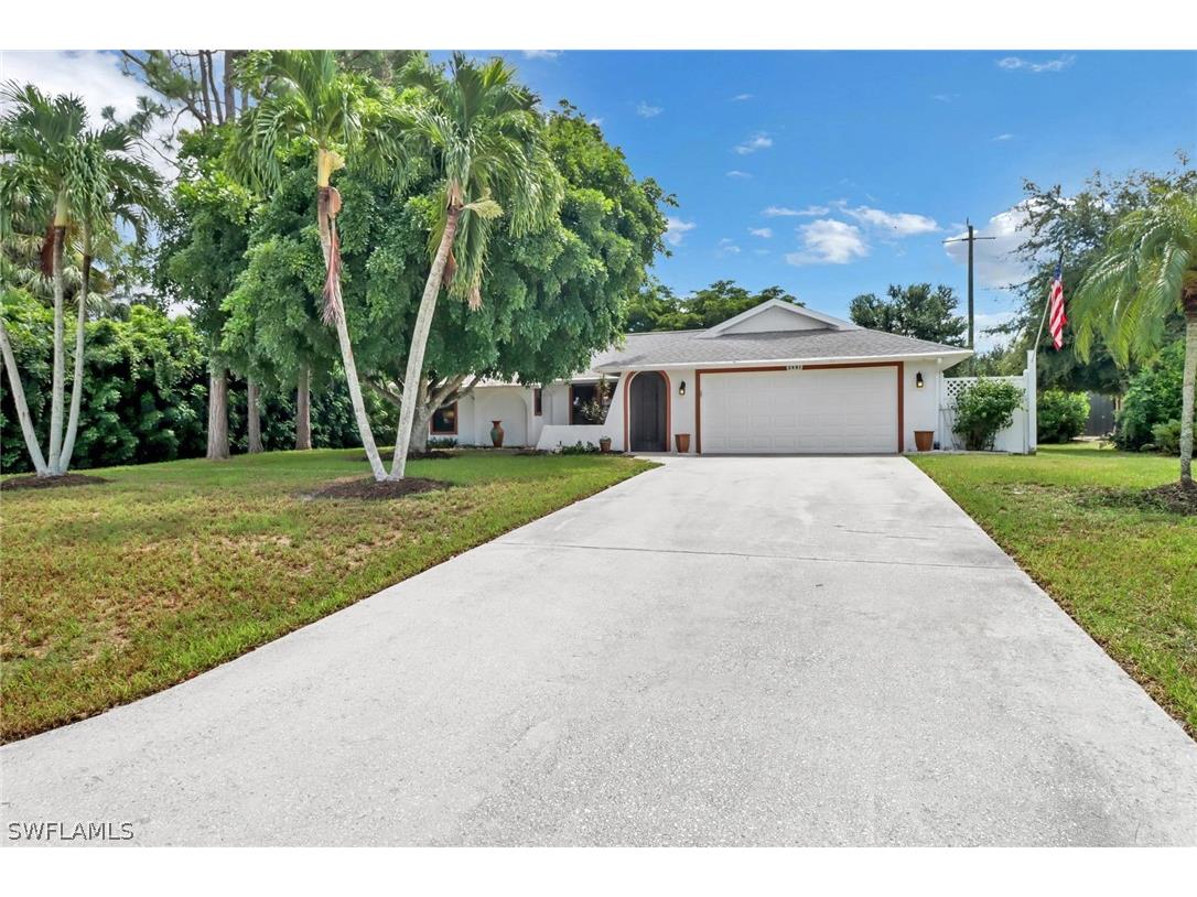 2481 Kings Lake Boulevard Naples FL 34112 224060537 image1