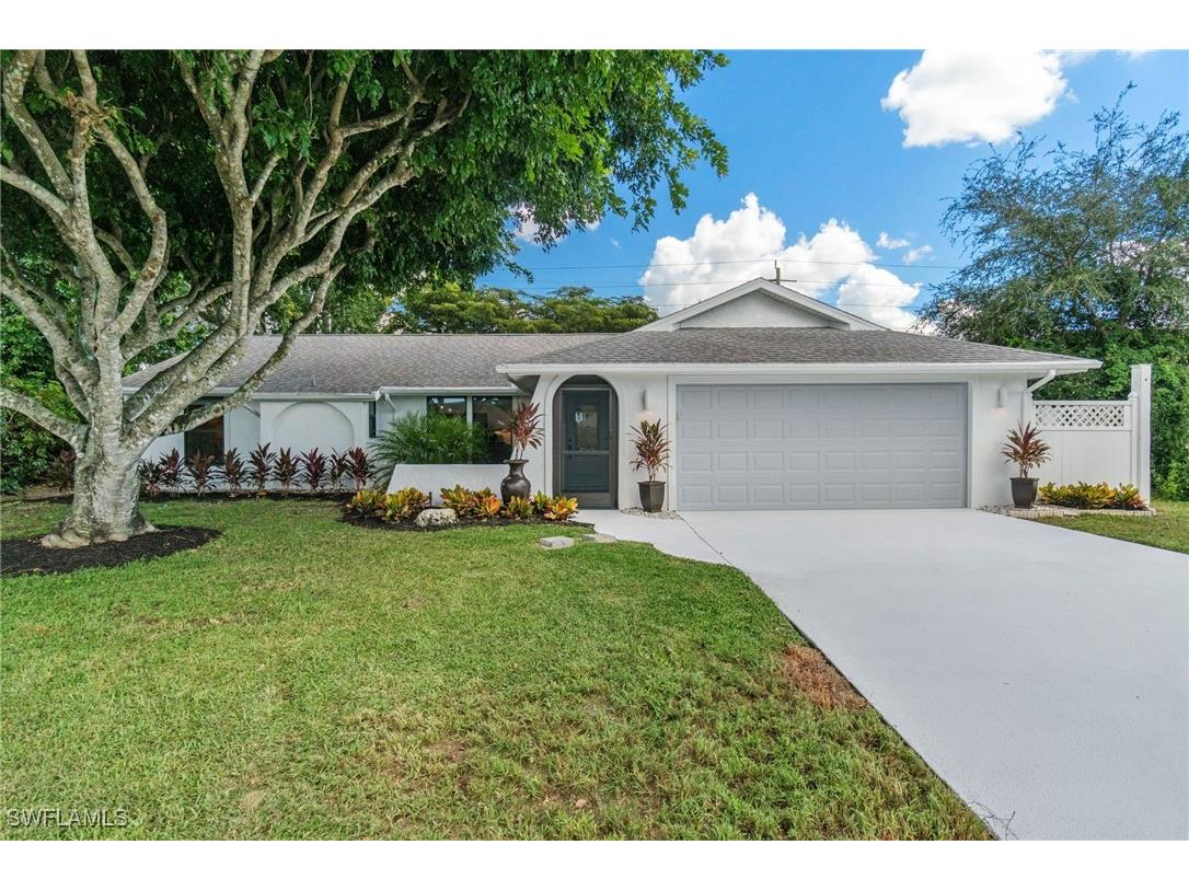 2481 Kings Lake Boulevard Naples FL 34112 225081561 image1