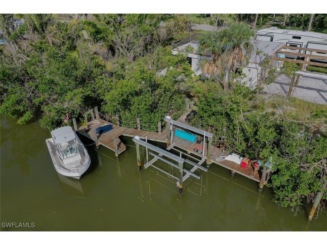 2490 Coconut Drive Sanibel FL 33957 224068812 image14