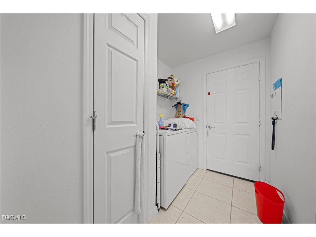 2492 Belleville Court Cape Coral FL 33991 2025013138 image23