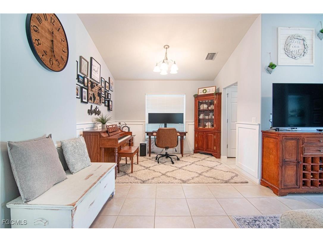 2493 Anguilla Drive Cape Coral FL 33991 2025024766 image4