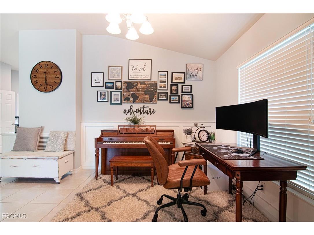 2493 Anguilla Drive Cape Coral FL 33991 2025024766 image8