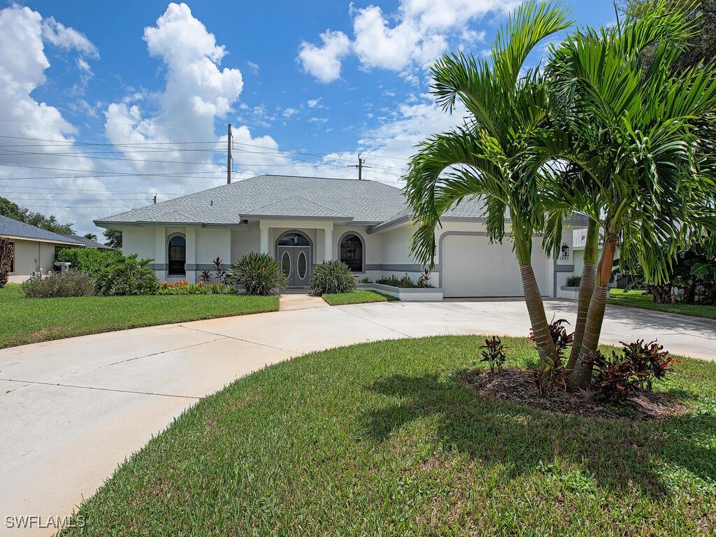 2493 Kings Lake Boulevard Naples FL 34112 224070774 image1