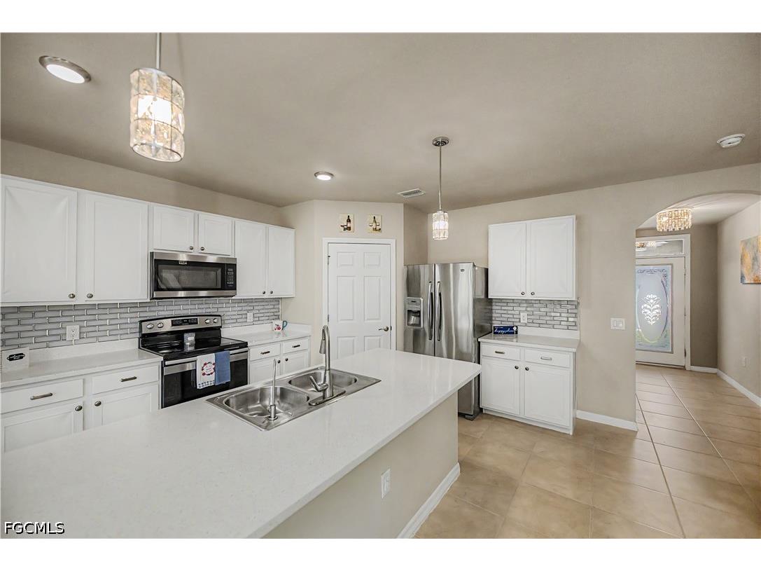2495 Ciales Court Cape Coral FL 33909 2026023255 image2