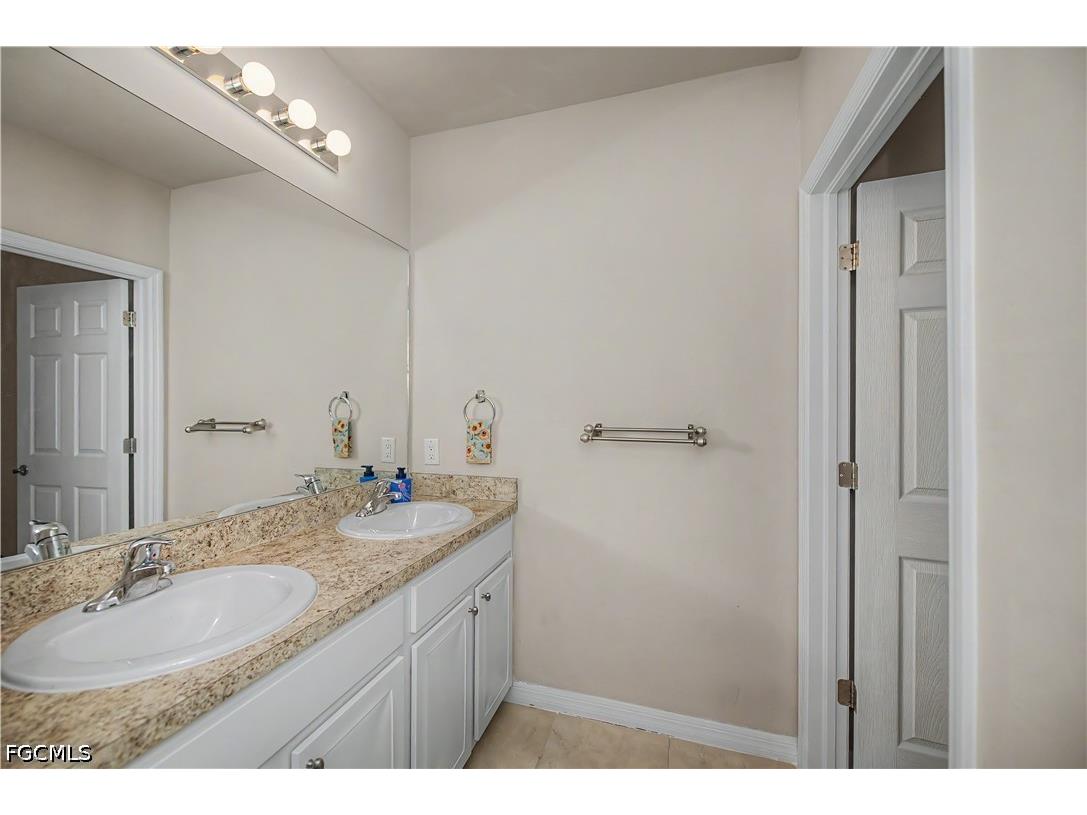 2495 Ciales Court Cape Coral FL 33909 2026023255 image29