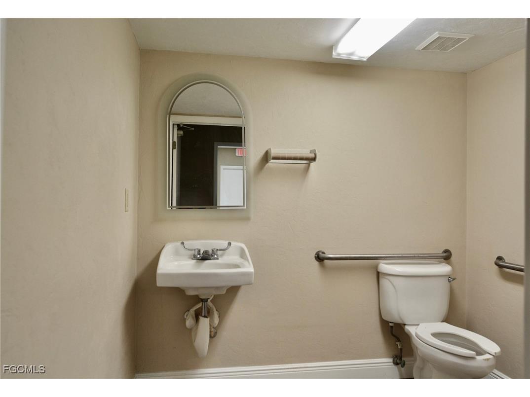 2496 Caring Way #B Port Charlotte FL 33952 2026000590 image25