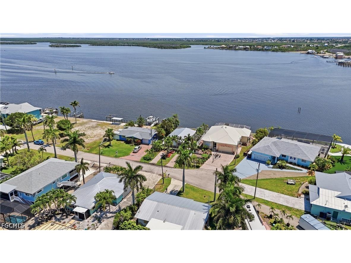 2498 Bayshore Drive Matlacha FL 33993 2026027347 image37