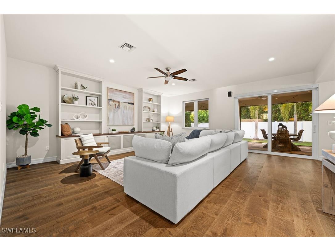 2499 10th Street N Naples FL 34103 225080795 image1