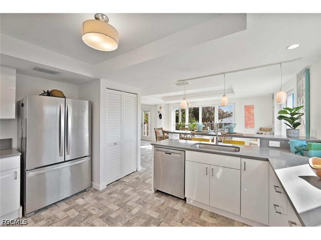 2499 Harbour Lane Sanibel FL 33957 2026019065 image11