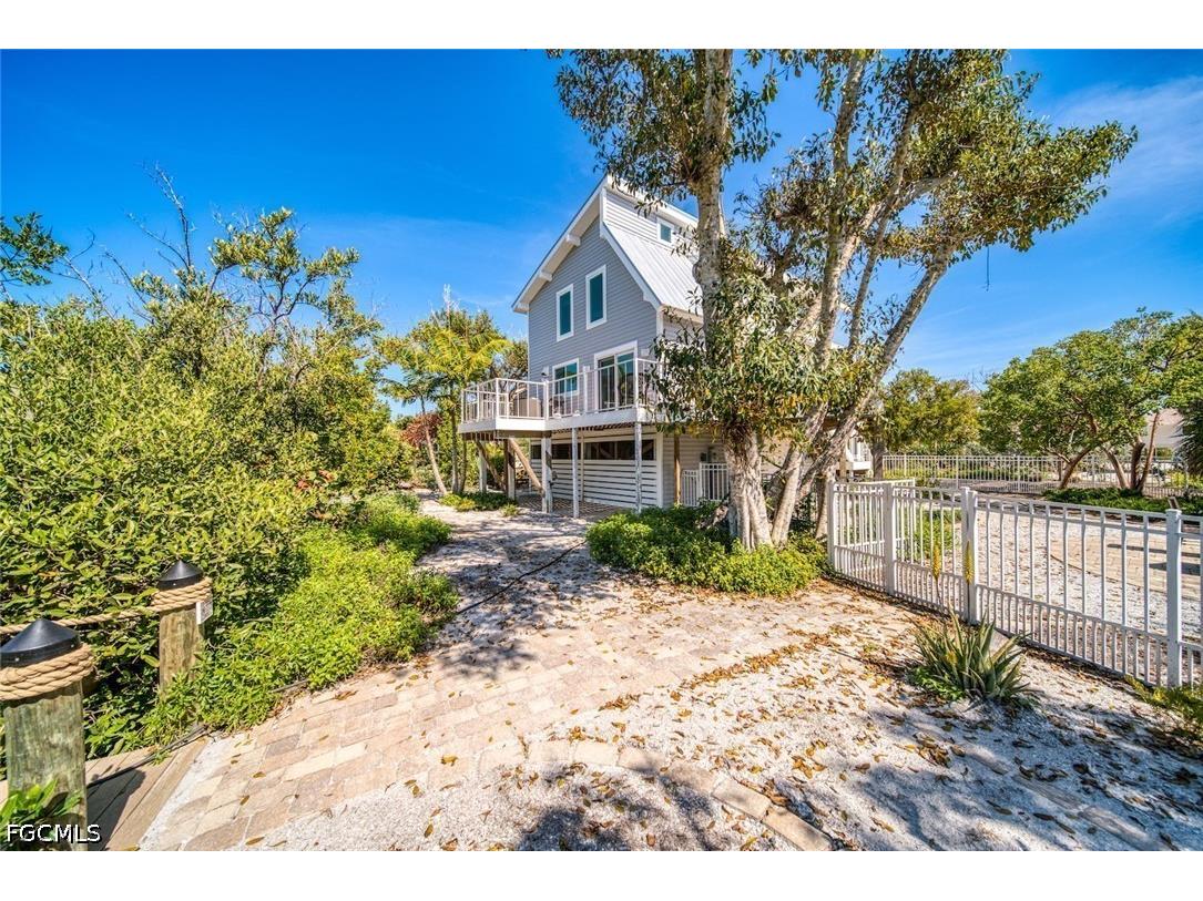 2499 Harbour Lane Sanibel FL 33957 2026019065 image28