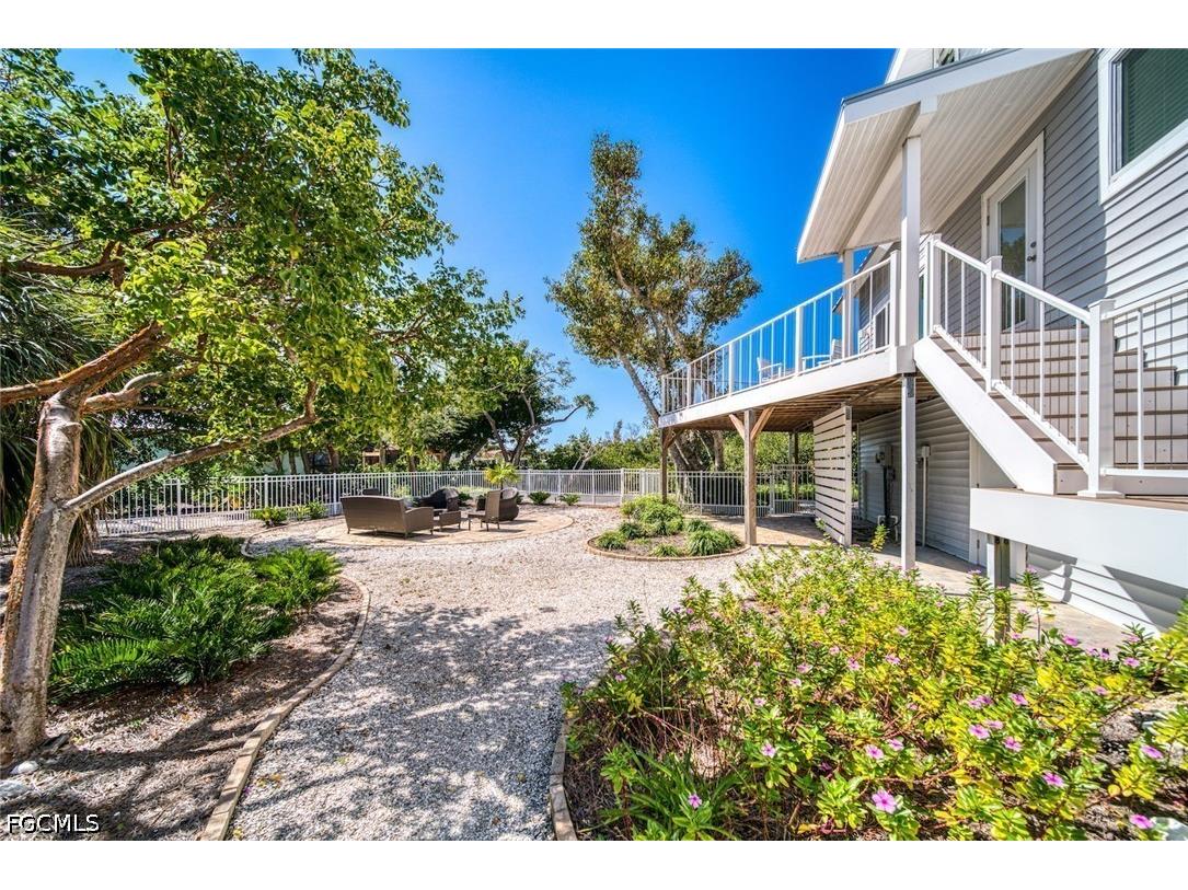 2499 Harbour Lane Sanibel FL 33957 2026019065 image3