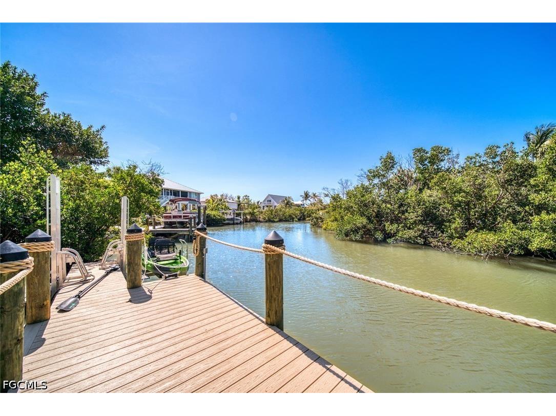 2499 Harbour Lane Sanibel FL 33957 2026019065 image32
