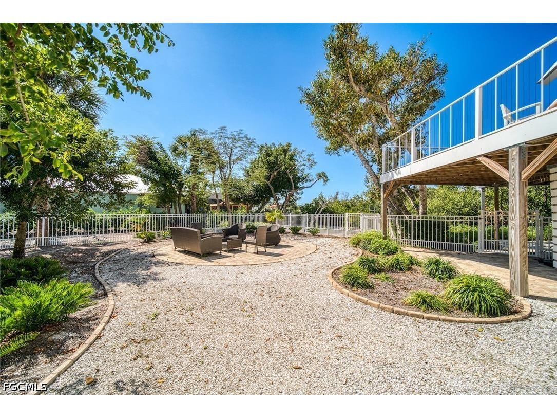 2499 Harbour Lane Sanibel FL 33957 2026019065 image35